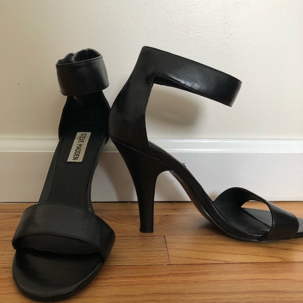 Tassha Sandal, size 7.5, Steve Madden Black